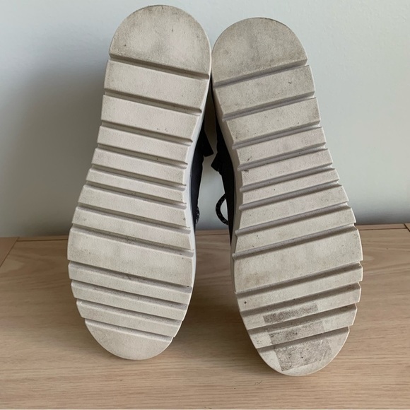 Caslon Henley Leather Water Resistant Lace Up Grey Quilted Ankle Lug Sole Bootie - Picture 6 of 16